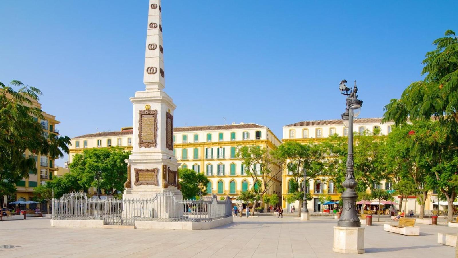 Homely Malaga Cienfuegos, Plaza De La Merced Con Vistas エクステリア 写真
